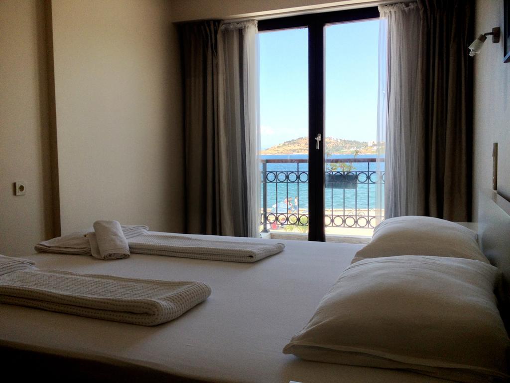 Nemrut Bay Otel Yenifoca Rum bild